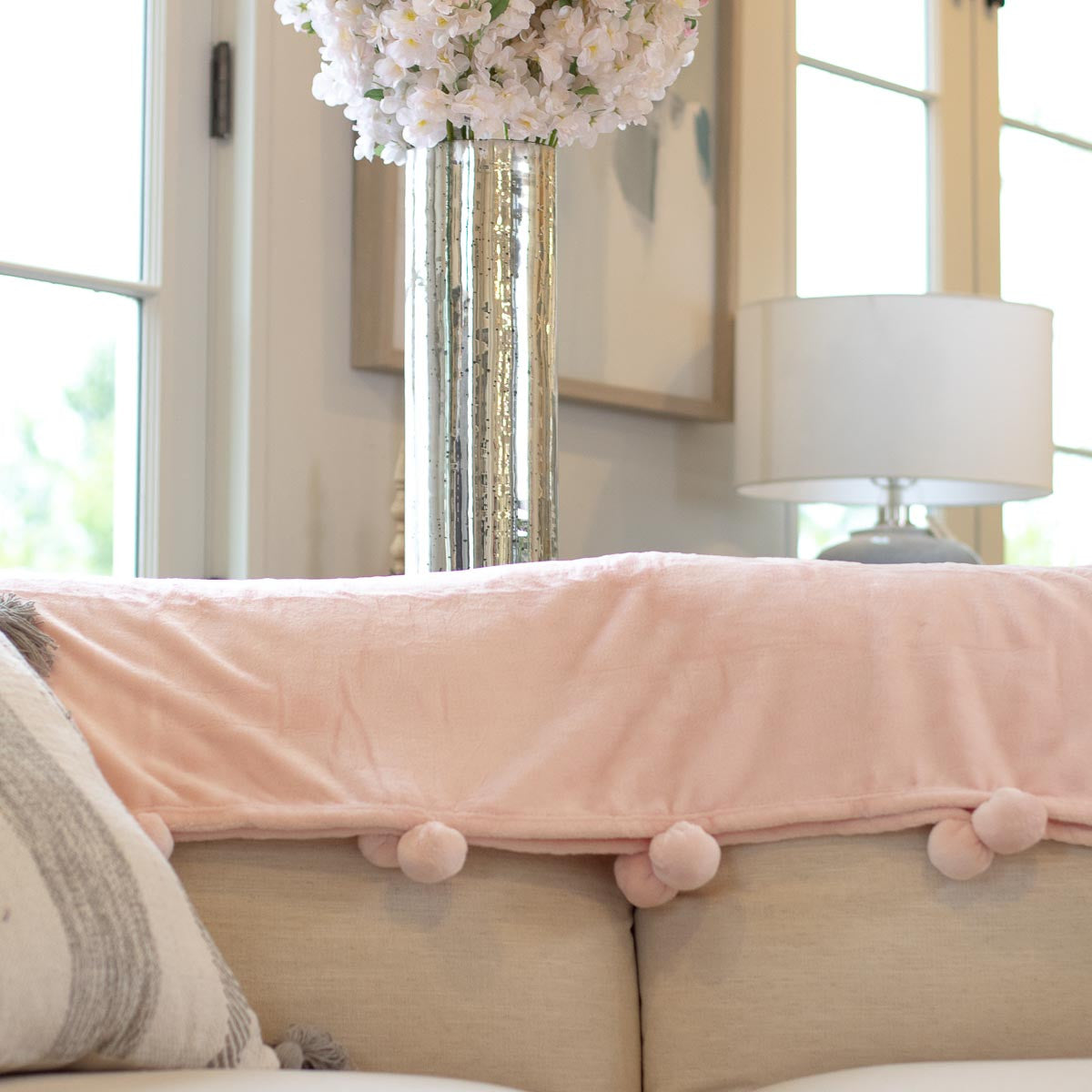 Pom pom Light Pink Blanket