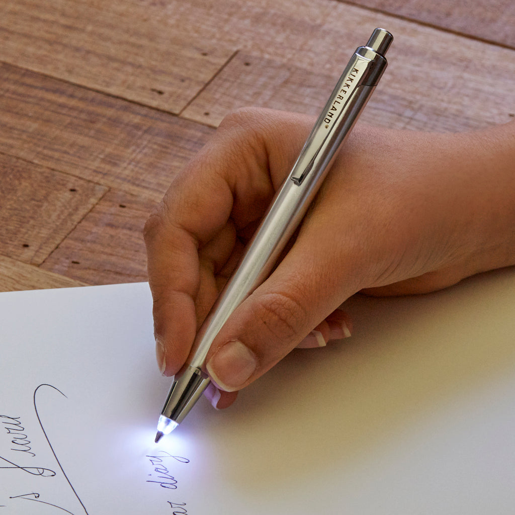 Flashlight pen